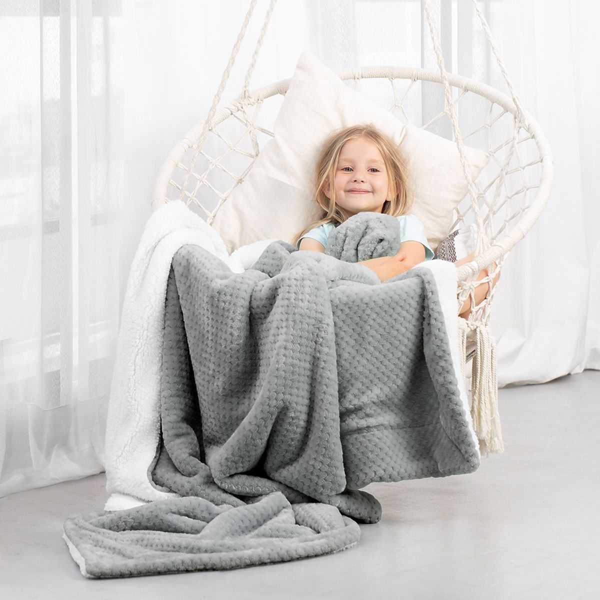 Tagesdecke SHLEEPY graue Farbe mit Jacquardmuster klassischer Stil 220x240