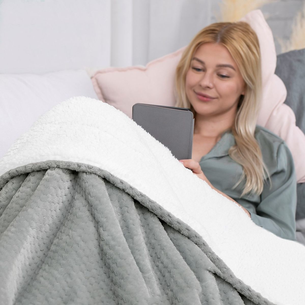 Tagesdecke SHLEEPY graue Farbe mit Jacquardmuster klassischer Stil 220x240