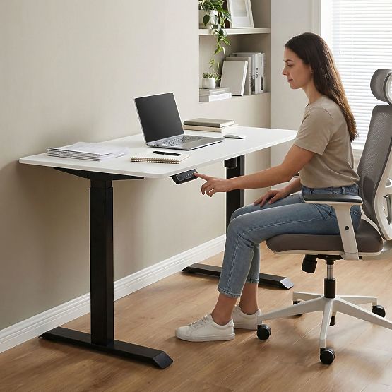 Elektrisch höhenverstellbarer Tisch 140x70 cm, Höhe einstellbar 76-121 cm ModernHome