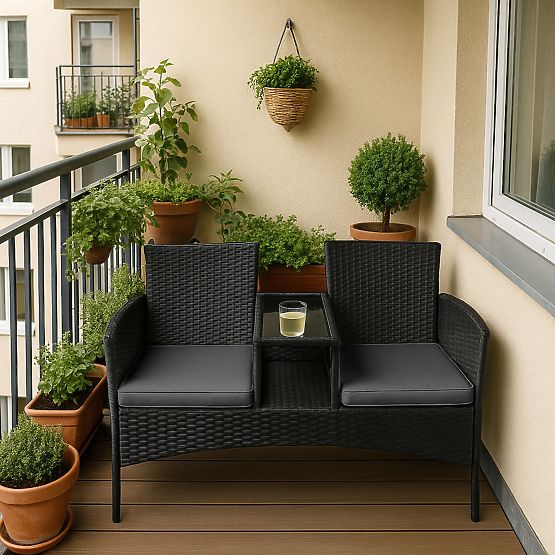Gartenbank aus Technorattan Sofa CORDOBA schwarz mit grauen Kissen