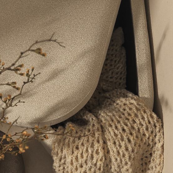 Gepolsterter Pouf Layer mit Stauraum, beige