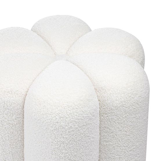Gepolsterter Pouf Quad, weiß, Bouclé