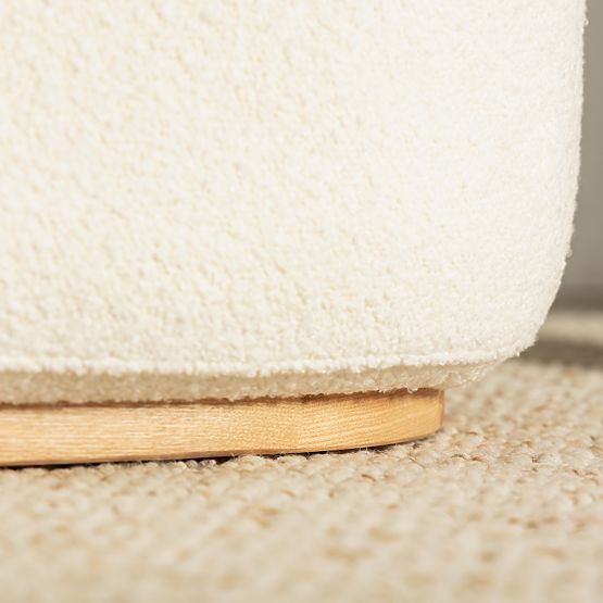 Gepolsterter Sessel Imai weiß, runde Formen