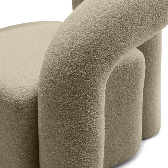 Gepolsterter Sessel Merry braun, Bouclé, runde Formen