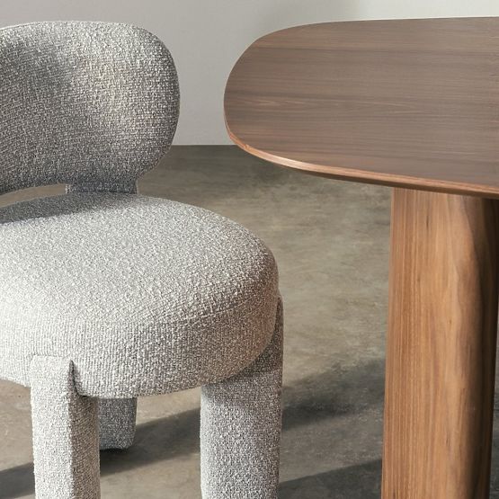 Gepolsterter Stuhl Falone grau, Bouclé, abgerundete Formen