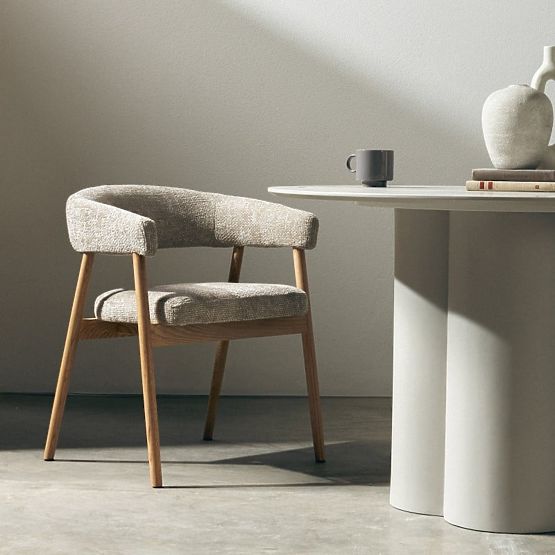 Gepolsterter Stuhl Giovani, beige/Eichenholz, abgerundet