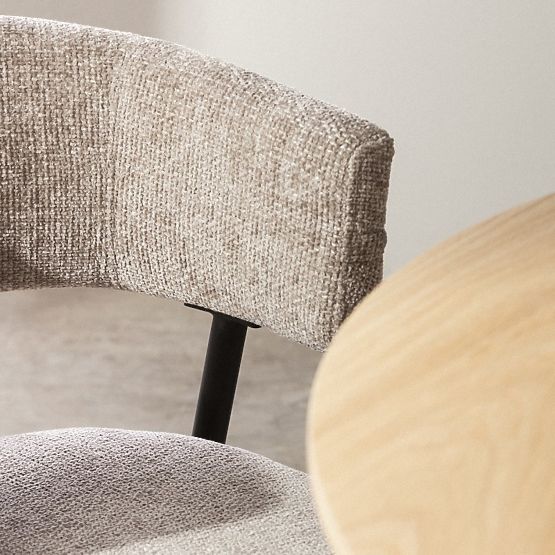 Gepolsterter Stuhl Rosario beige/schwarze Beine