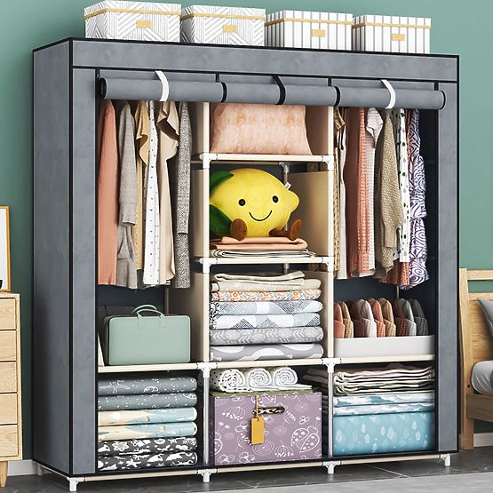 Großer Textilschrank mit Regalen für Kleidung und Schuhe