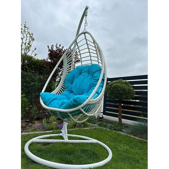 Hängesessel BELLISSIMO (Sessel + Gestell) aus weißem Technorattan mit blauem Kissen, Bezug GRA