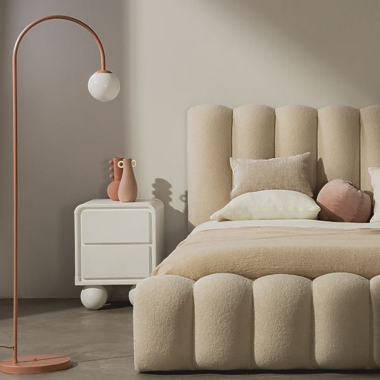 Nachttisch Lauria weiß, abgerundet, Kugelbeine