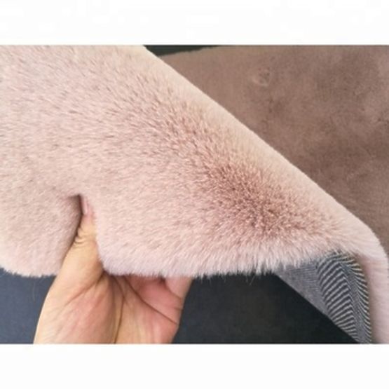 Rabbit New Seidenteppich - rosa