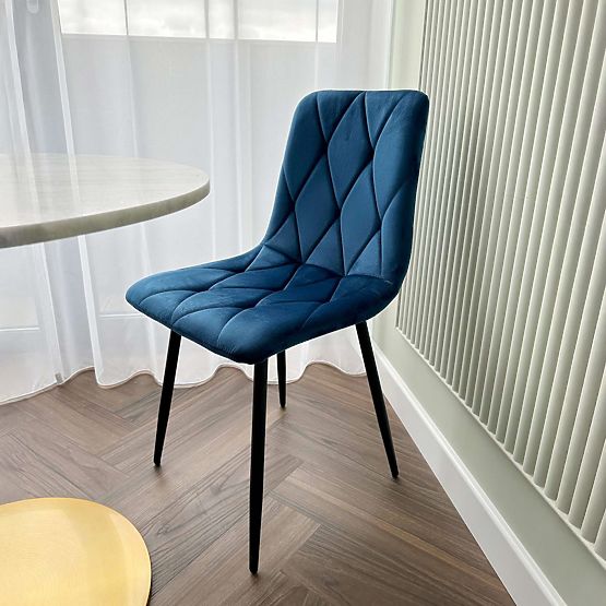 Samtgepolsterter Stuhl Madison blau Velvet