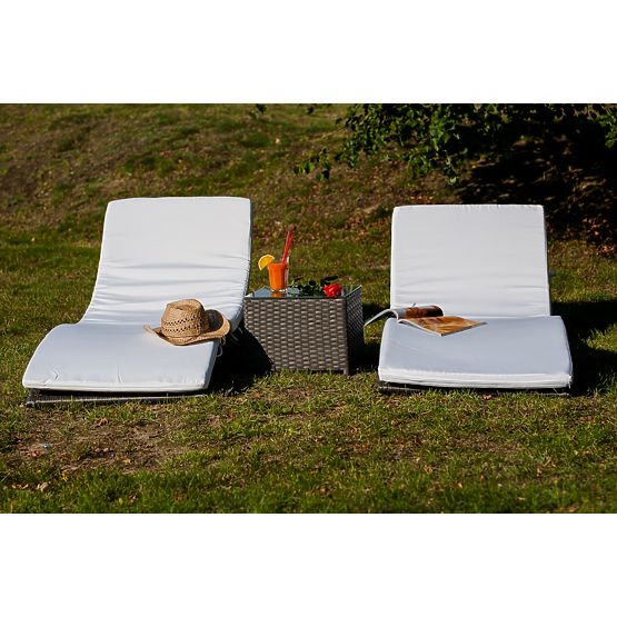 Set aus Liegen mit Tisch SUCCESSO aus grauem Technorattan