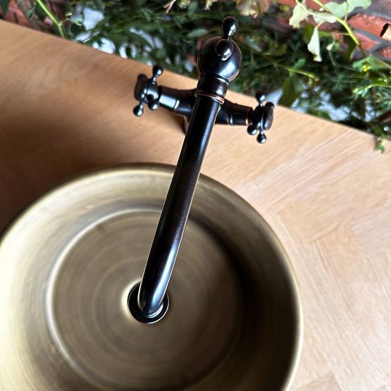 Zeitloses Waschbecken REA Betty