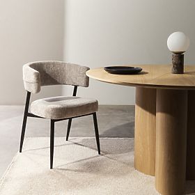 Gepolsterter Stuhl Rosario beige/schwarze Beine