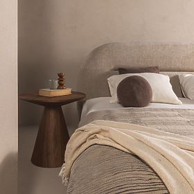 Gepolstertes Bett Luno 140x200 cm, mit Lattenrost und Stauraum, hellbeige, abgerundet