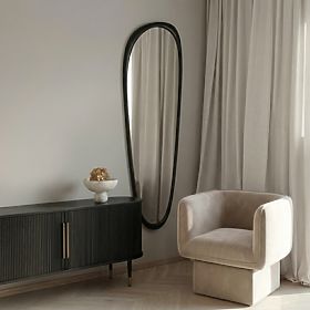 Hängespiegel im Holzrahmen Sogno 60x165 cm, unregelmäßige Form, schwarz