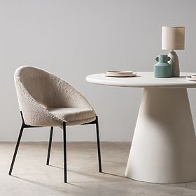 Stuhl mit Öffnung in der Rückenlehne Luigi beige/schwarze Beine, lectus